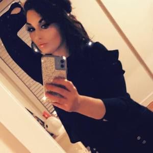 Meet your Posher, Emily